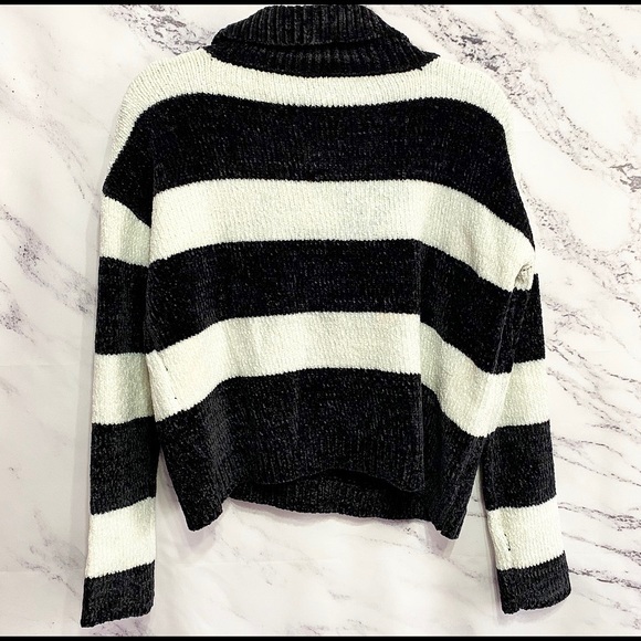 Love by Design Chenille Striped Turtleneck Sweater - Picture 4 of 6